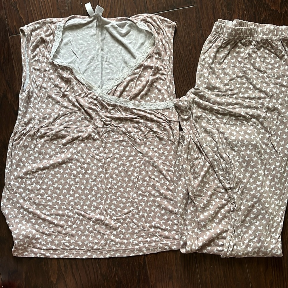 Nursing pajamas